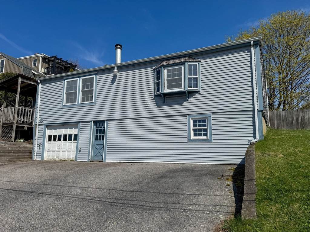 8 Tucker Ave - Photo 1