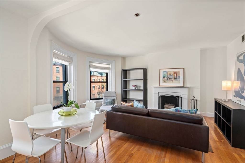 683 Massachusetts Ave - Photo 1
