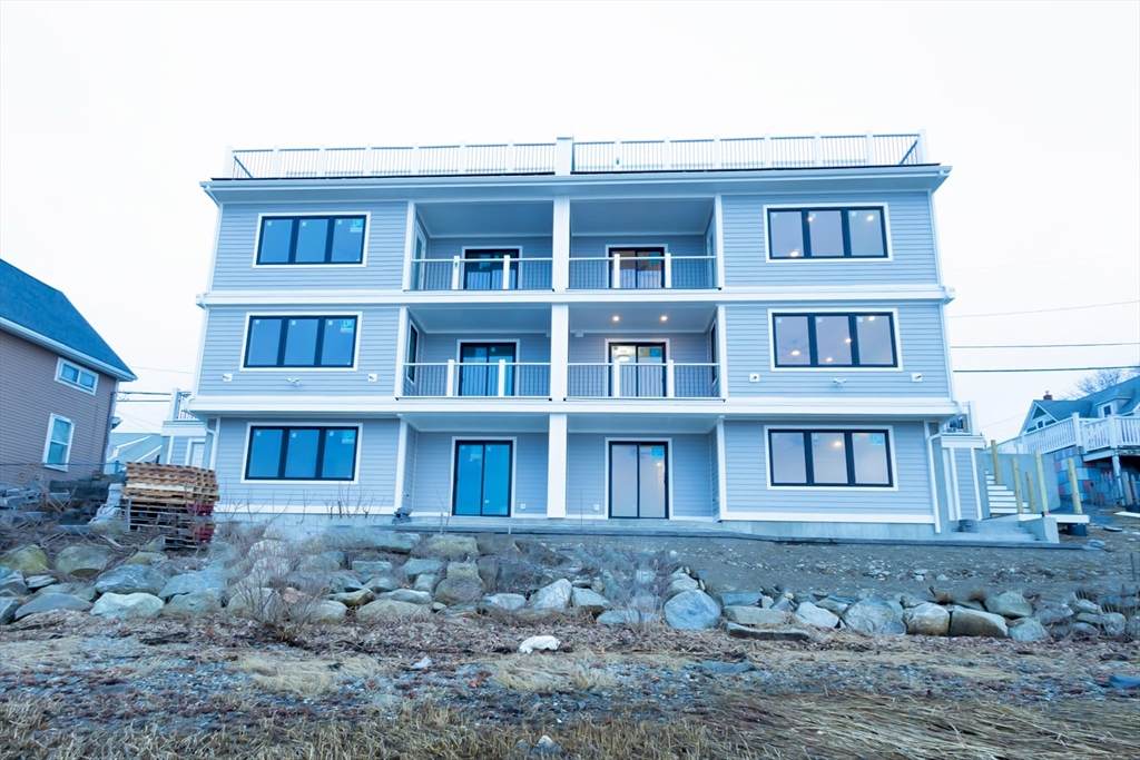 121 Bay Street - Photo 1