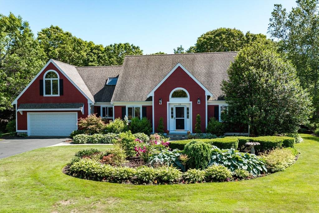 11 Polaris Dr - Photo 1