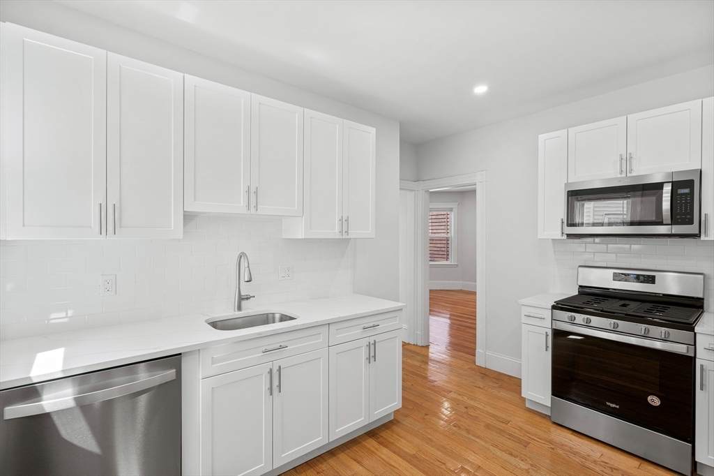 68 Bakersfield Street - Photo 1