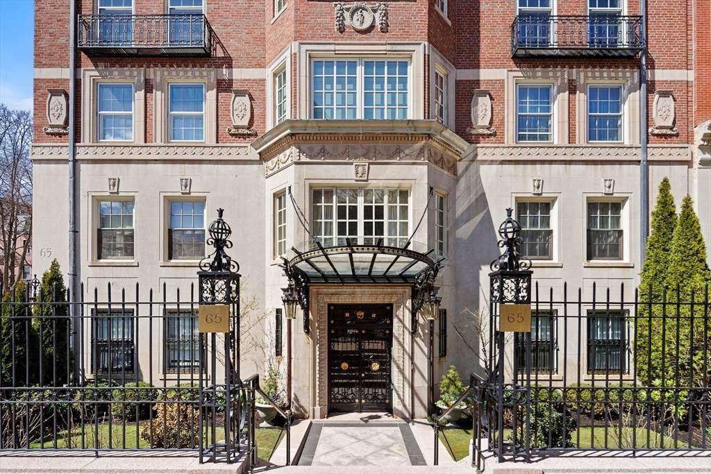 65 Commonwealth Avenue - Photo 1