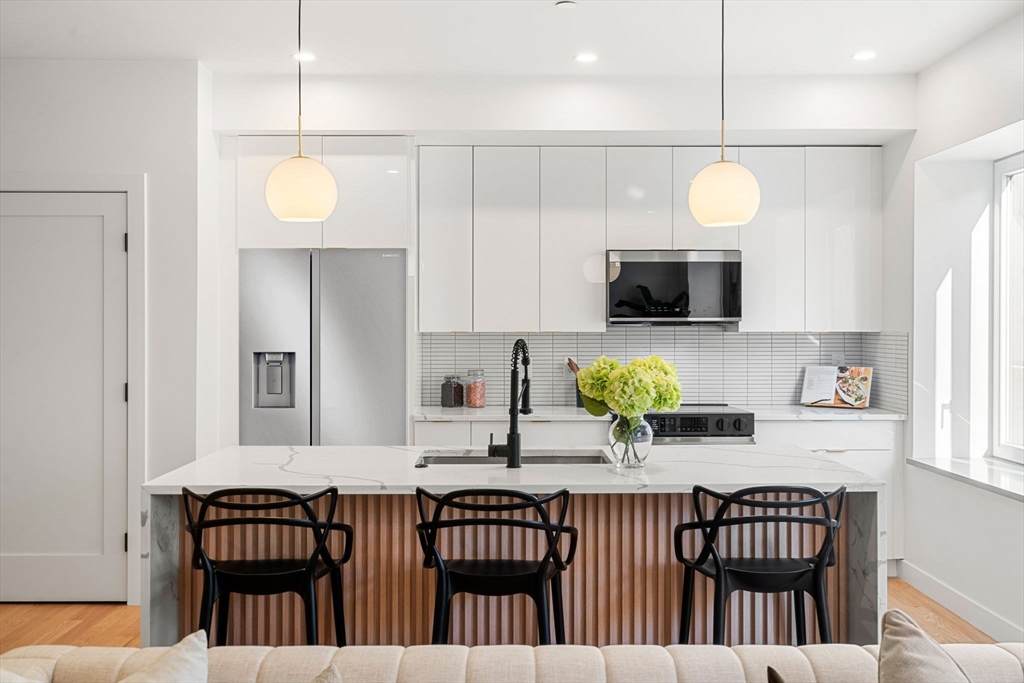 122 Washington St - Photo 1