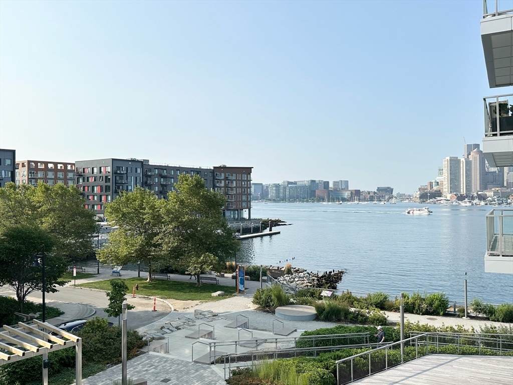 99 Sumner St - Photo 1