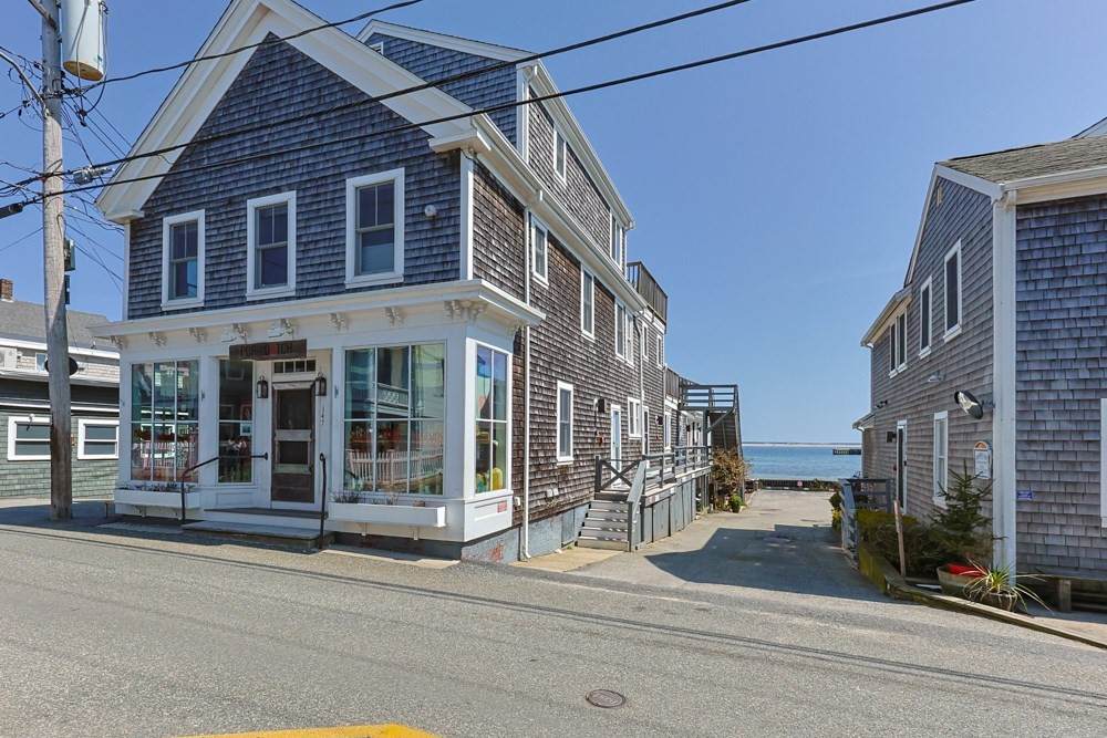 147 Commercial St - Photo 1