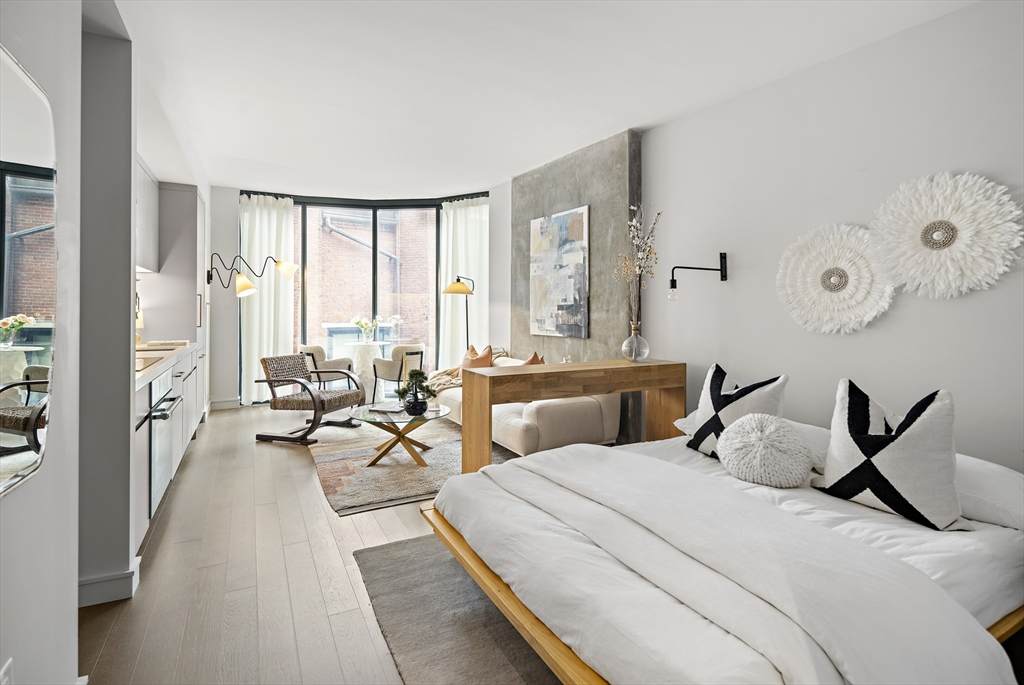 55 Lagrange - Photo 1