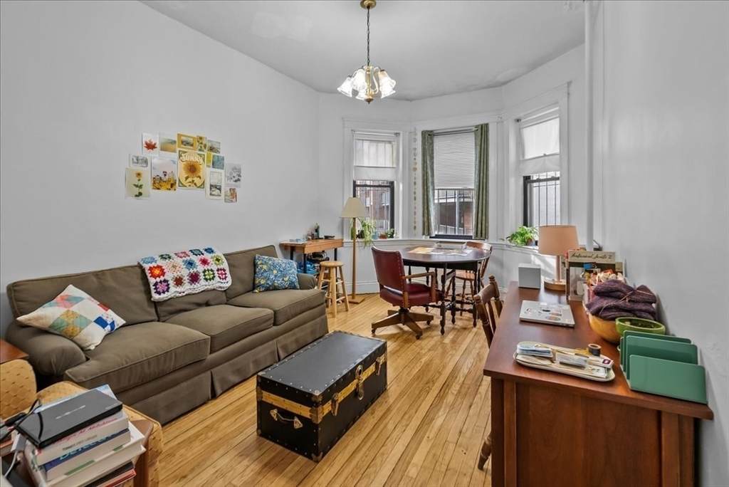 69 Quint Ave - Photo 1