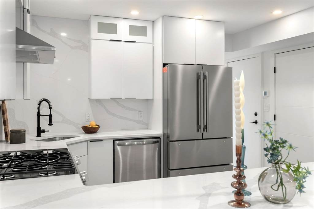 32 Orleans Street - Photo 1