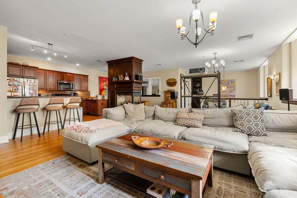 391 Walnut St - Photo 1