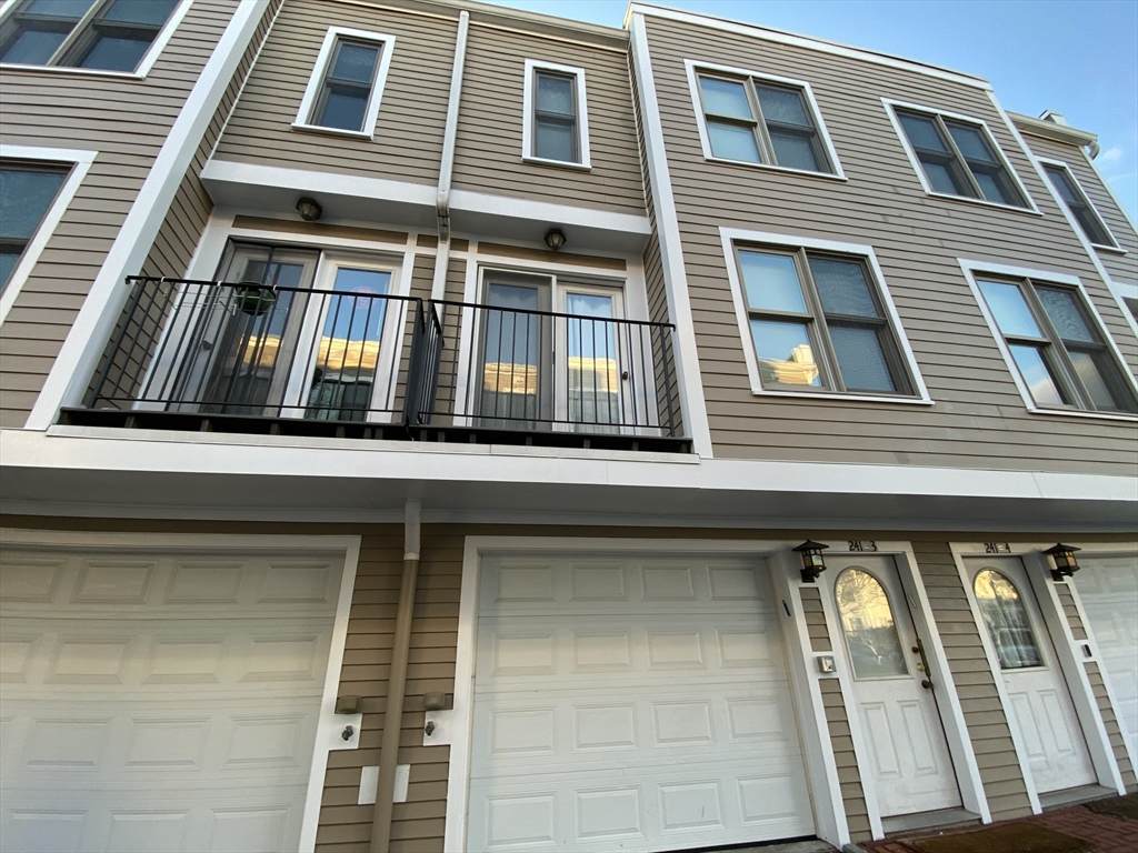 239 Prospect St - Photo 1
