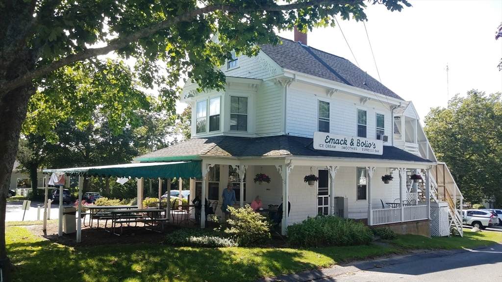 80-82 Cranberry Highway - Photo 1