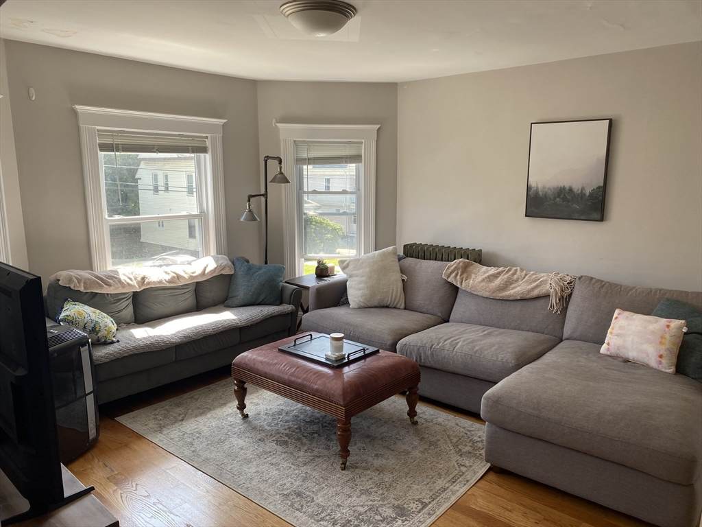 129 Brooks St - Photo 1