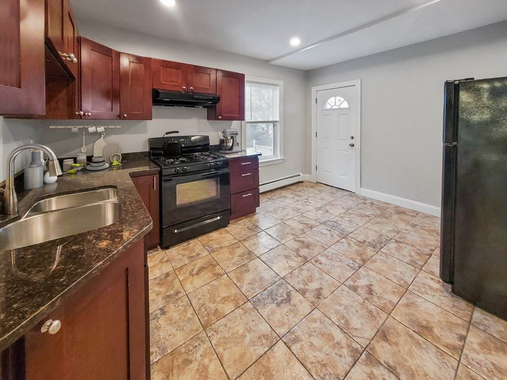 44 Fenton - Photo 1