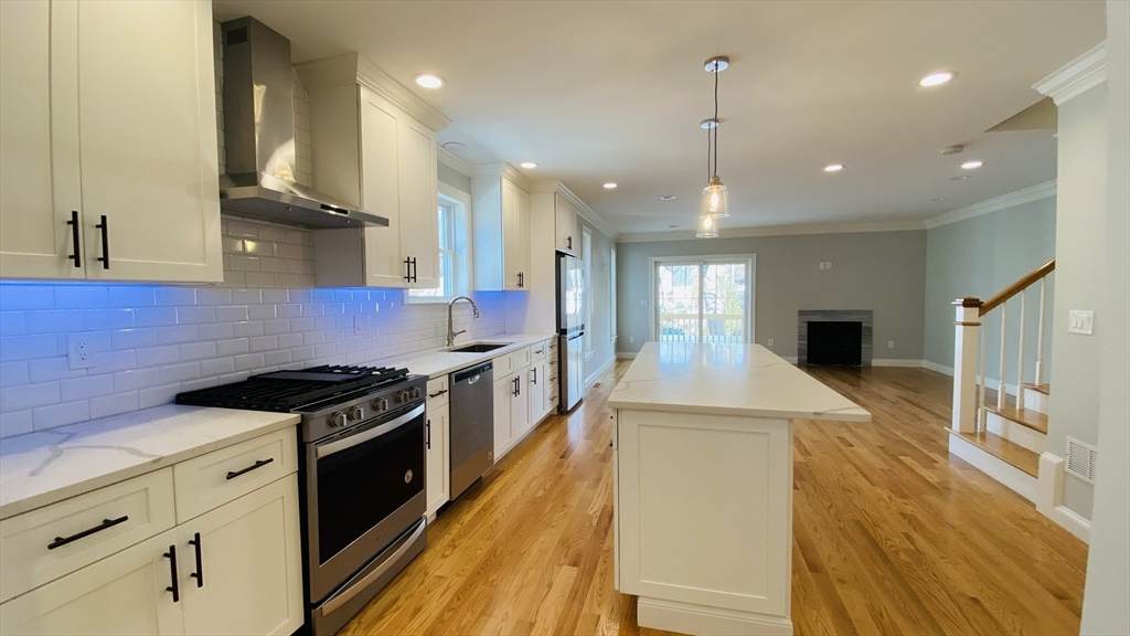 211 West St - Photo 1
