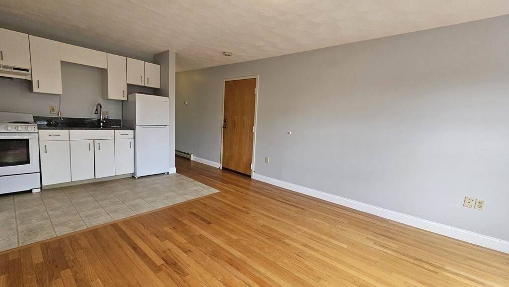 73 River St - Photo 1