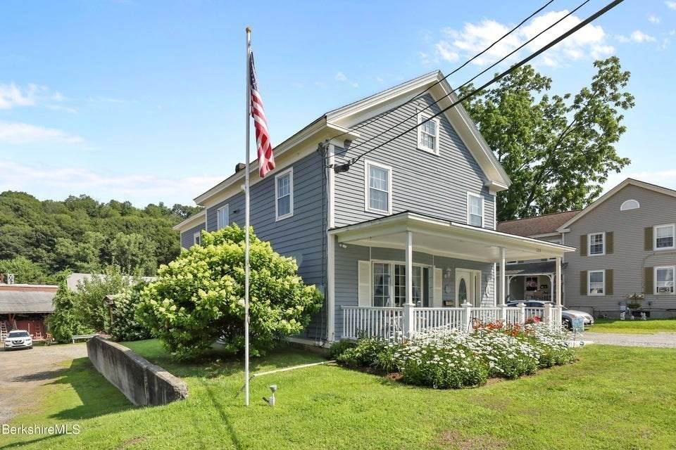 125 Center St - Photo 1