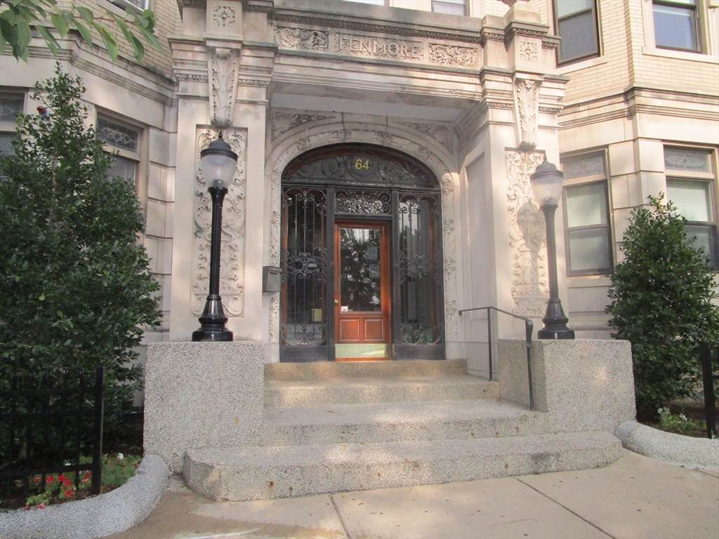 64 Charlesgate East - Photo 1