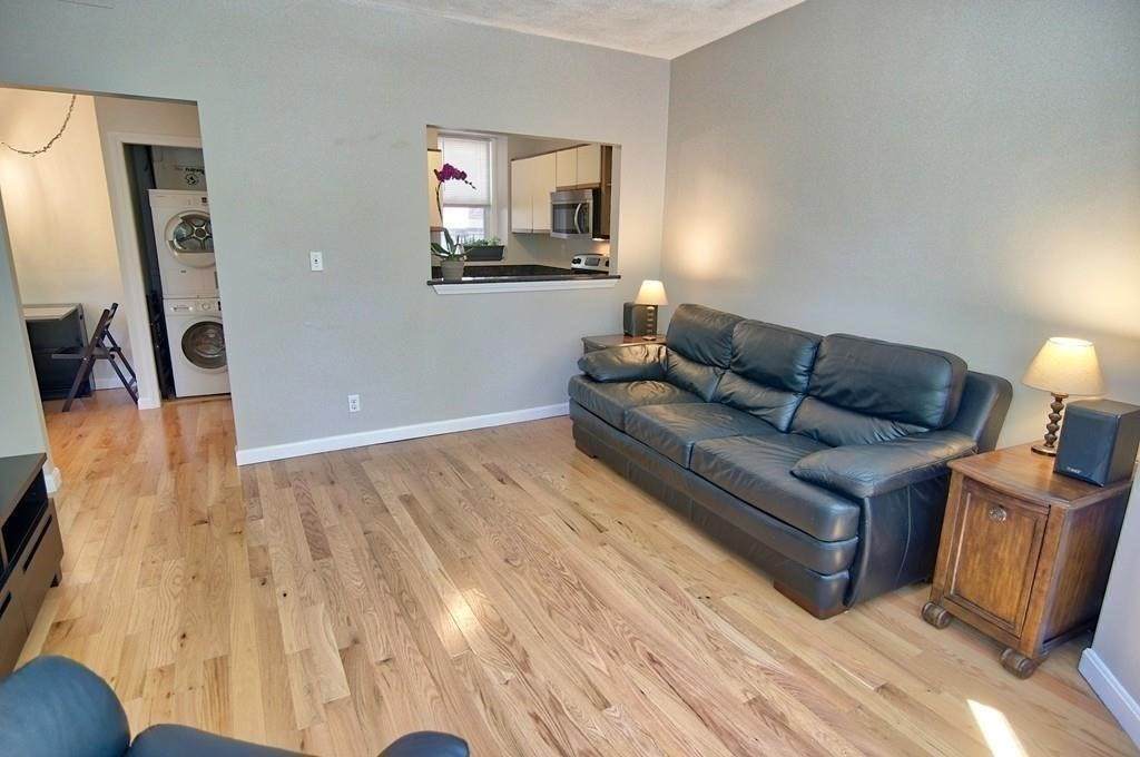 1409 Commonwealth Ave - Photo 1
