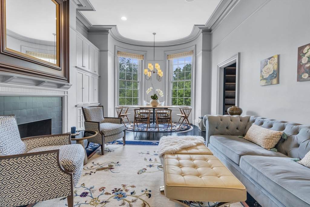 60 Commonwealth Ave - Photo 1