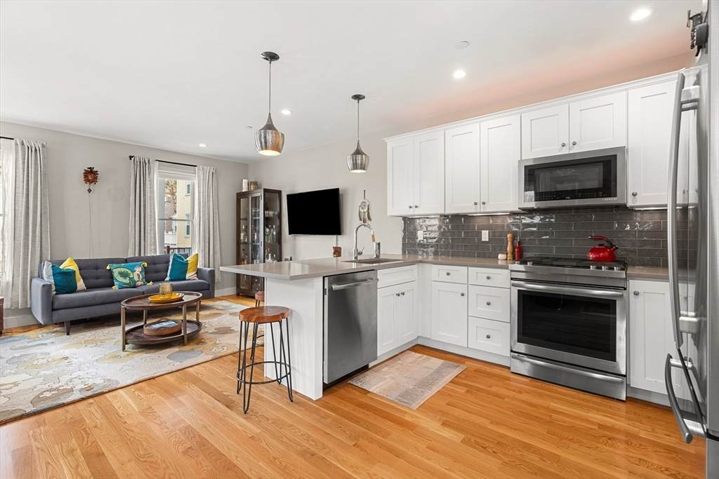 178 Thornton St - Photo 1