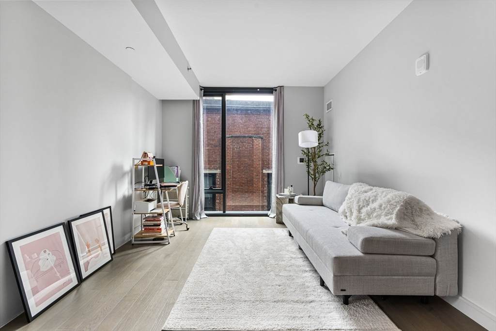 55 Lagrange - Photo 1