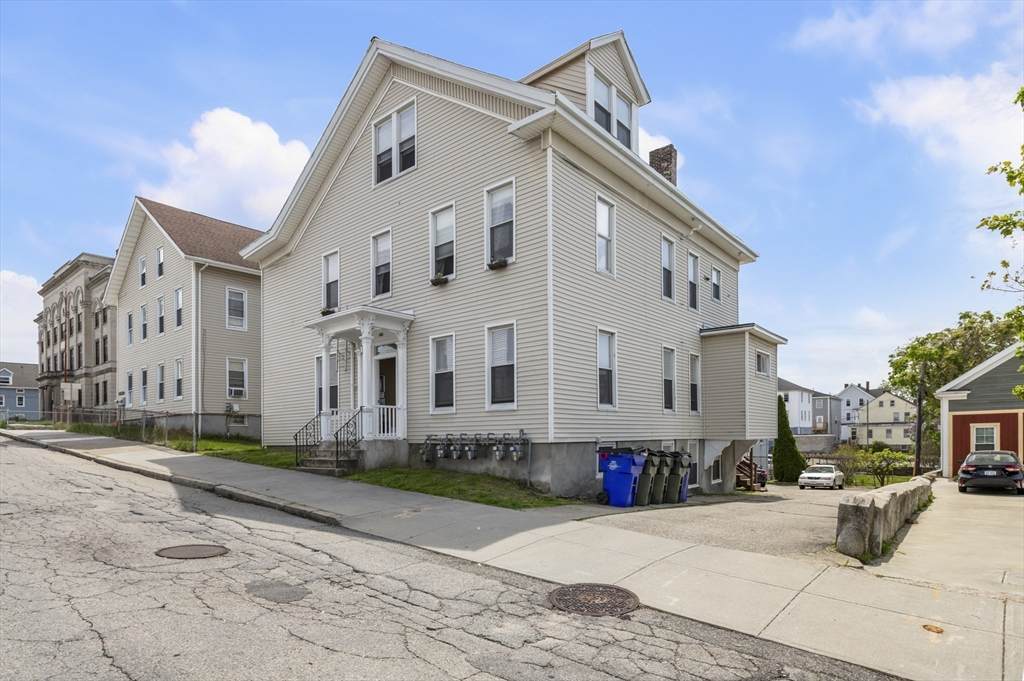 381 Pine St - Photo 1
