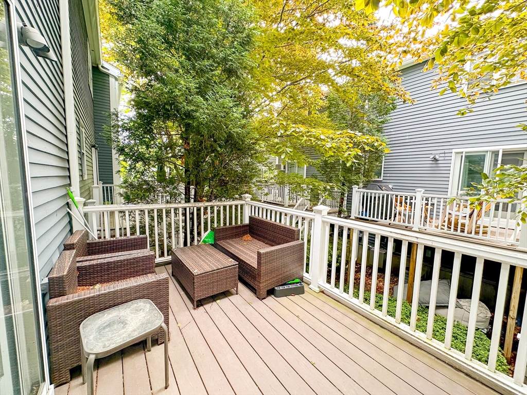 135 Bolton St - Photo 1