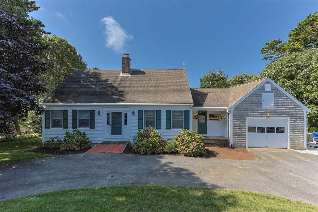 319 Riverview Dr - Photo 1
