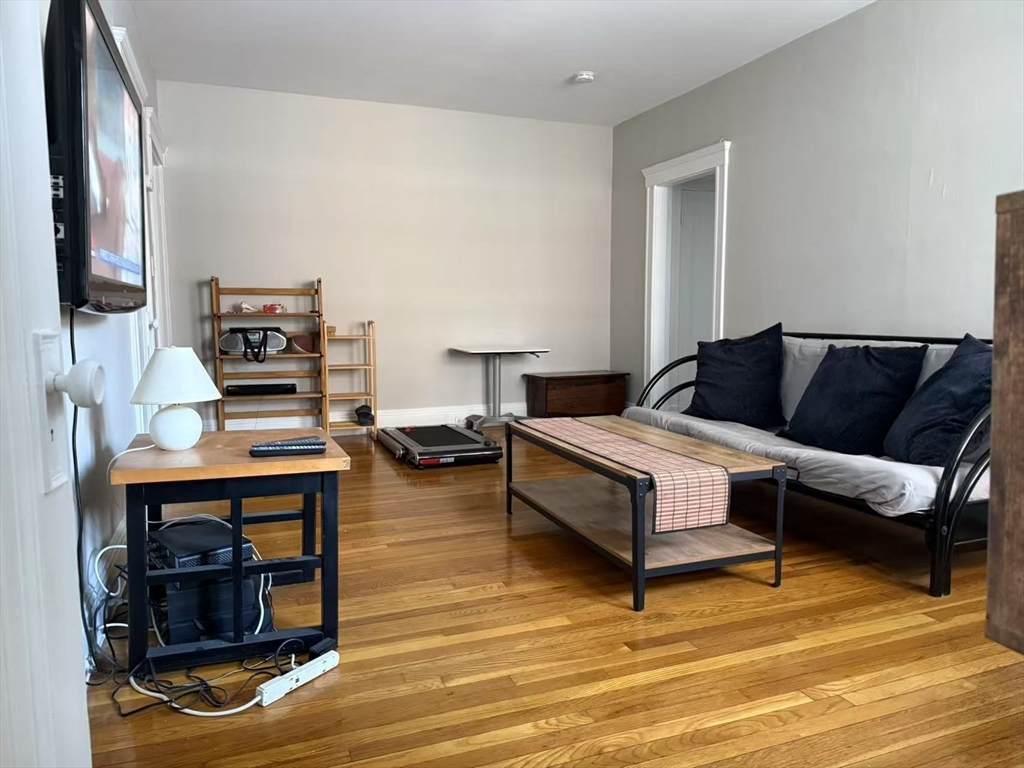 1699 Cambridge - Photo 1