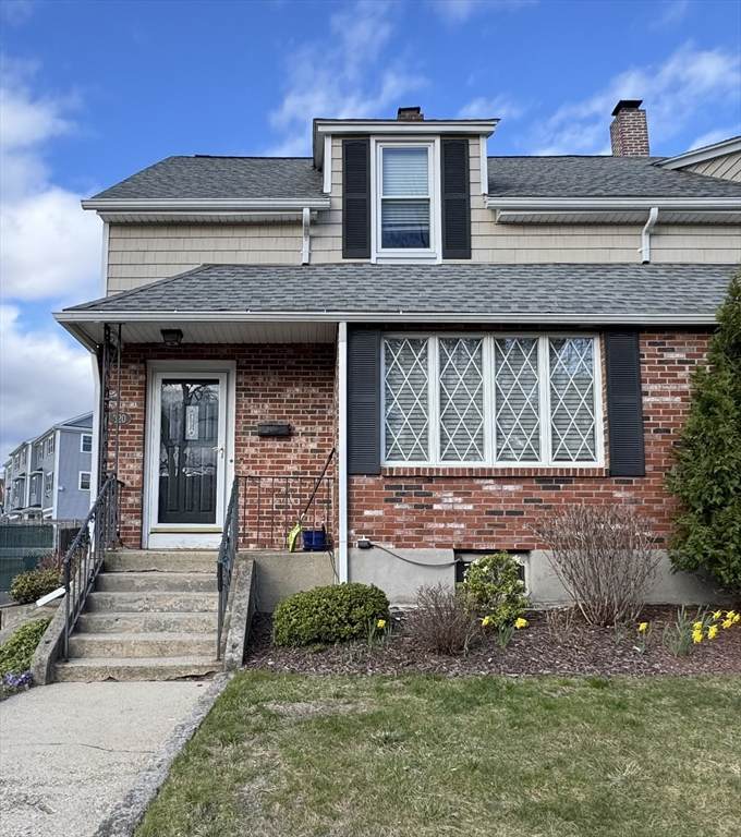 320 Crescent St - Photo 1