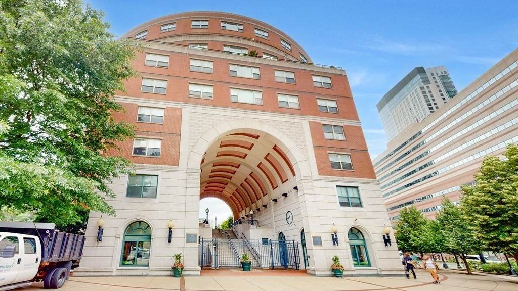 150 Staniford St - Photo 1