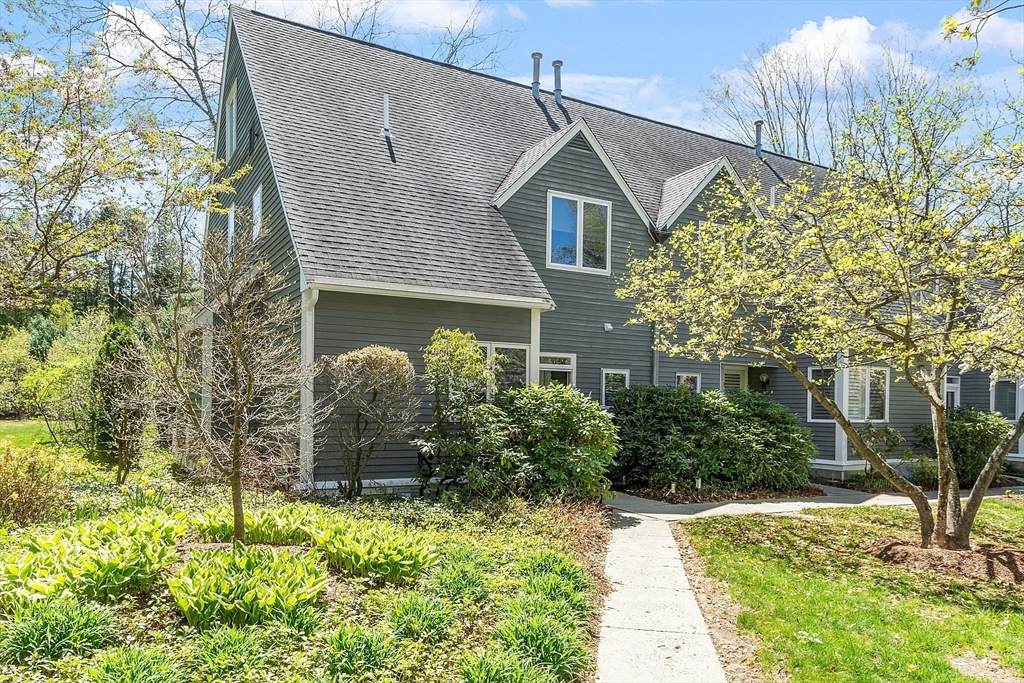 4 Greenfield Ln - Photo 1