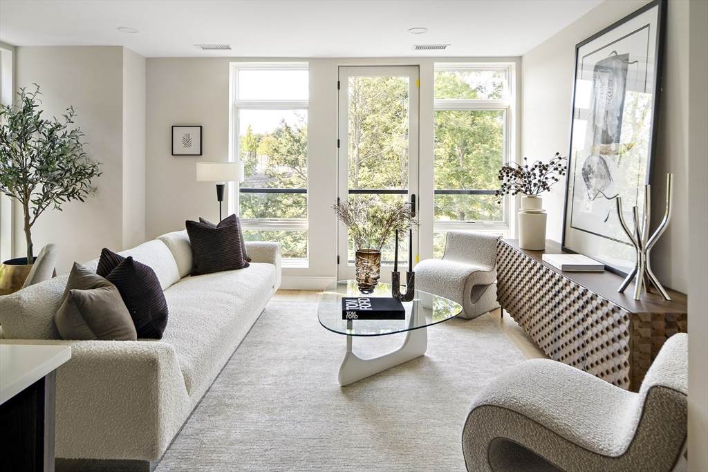 20 Kinmonth Rd - Photo 1