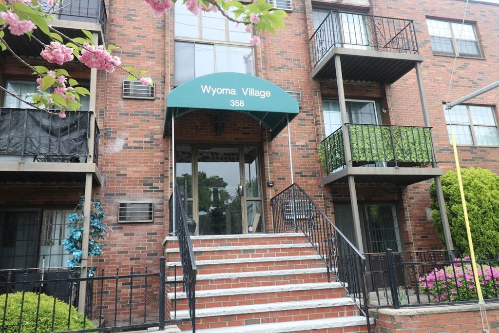 358 Broadway - Photo 1