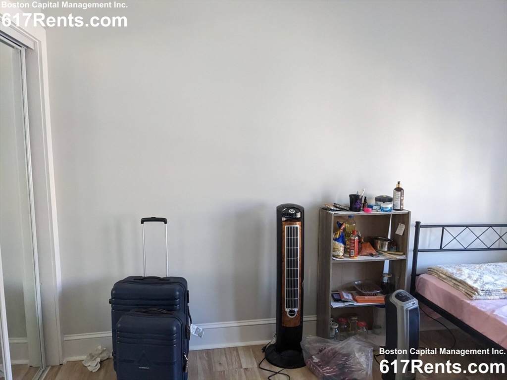 https://bt-photos.global.ssl.fastly.net/mlspin/orig_boomver_1_73376087_2.jpg