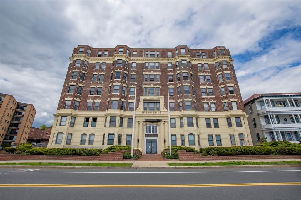 285 Lynn Shore Dr - Photo 1