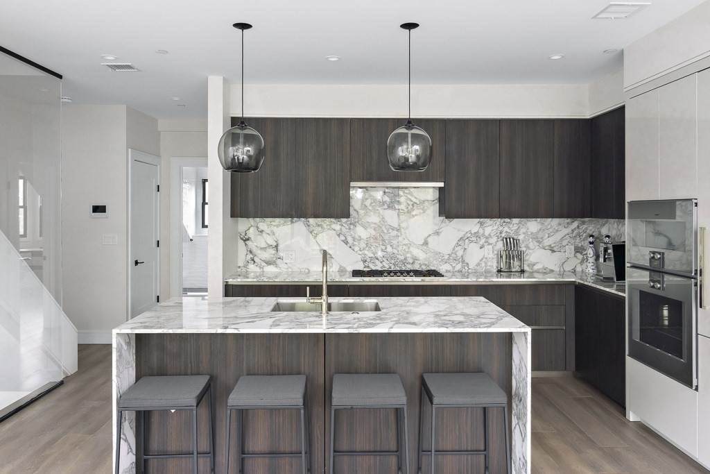 320 Shawmut Avenue - Photo 1