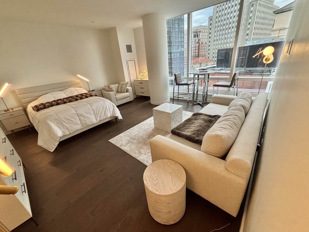 430 Stuart St - Photo 1