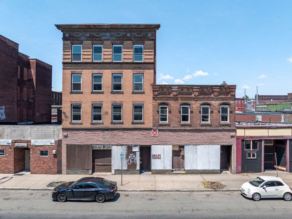 437-443 Main St - Photo 1