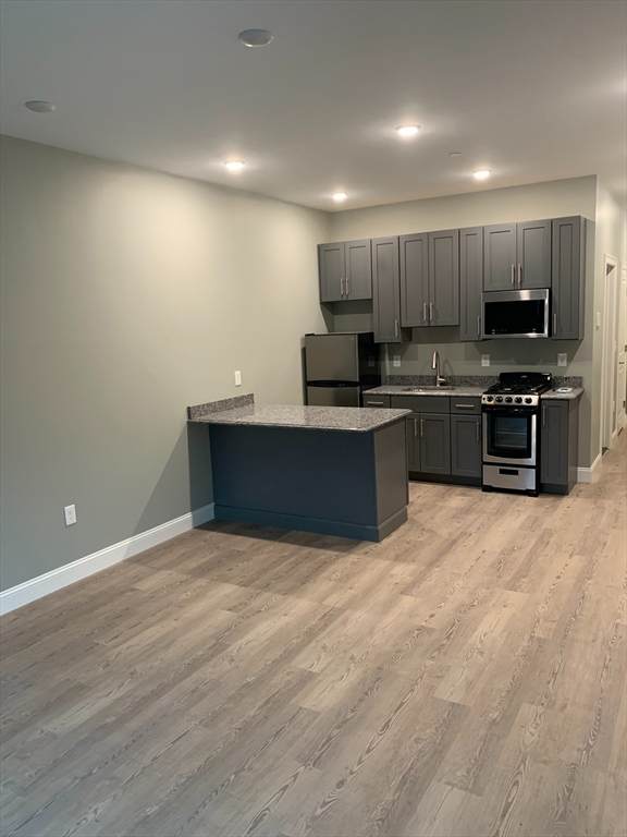 14 Yeamans St - Photo 1