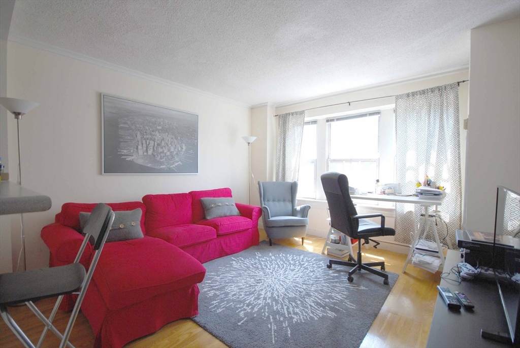 534 Beacon St - Photo 1