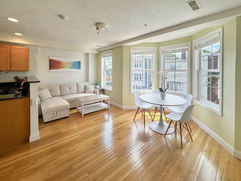 32 Parker Street - Photo 1