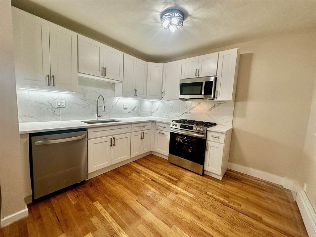 4 Chesterton St - Photo 1