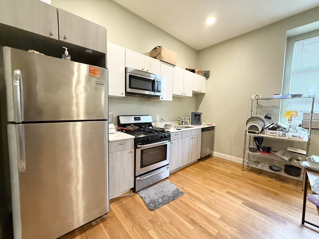 409 Dudley St - Photo 1