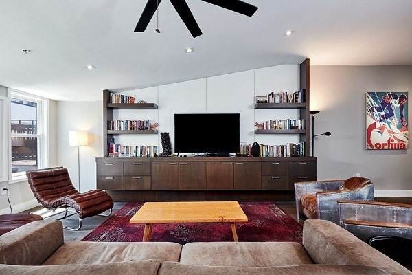 647 Boylston - Photo 1