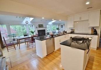 45 Wellesley - Photo 1