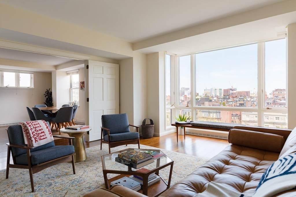 2 Commonwealth Avenue - Photo 1