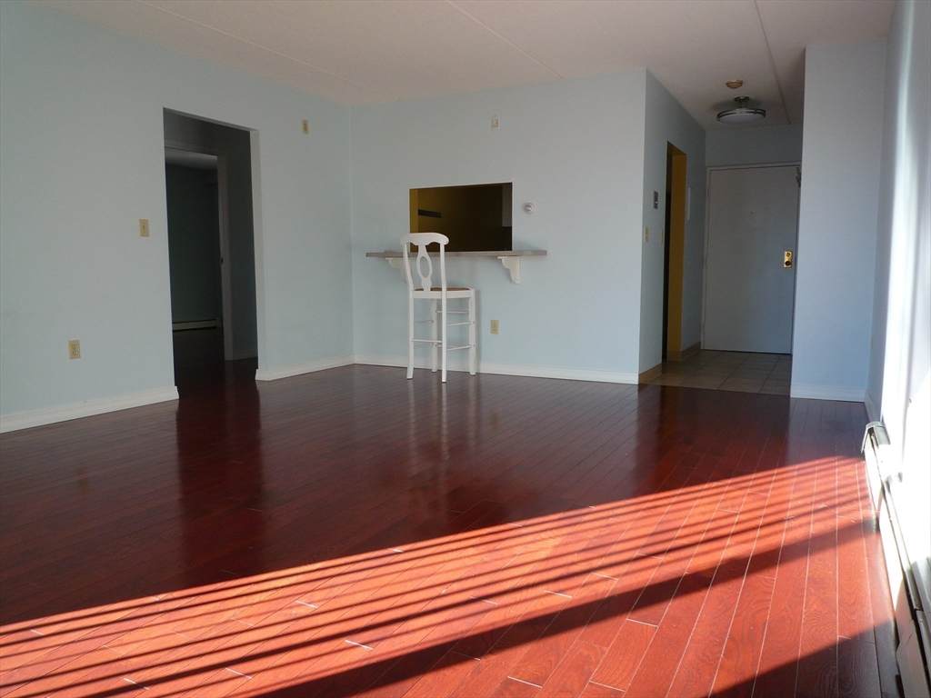 301 Lowell St - Photo 1