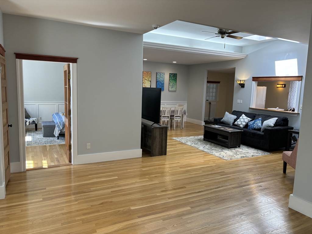 407 Main - Photo 1