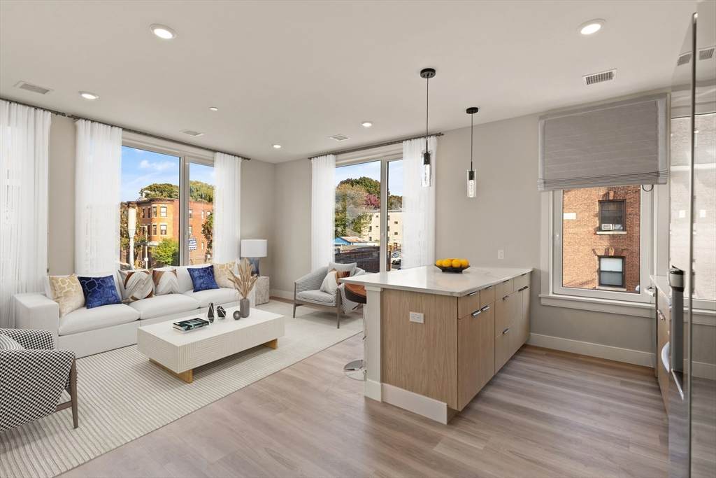 211 Green St - Photo 1
